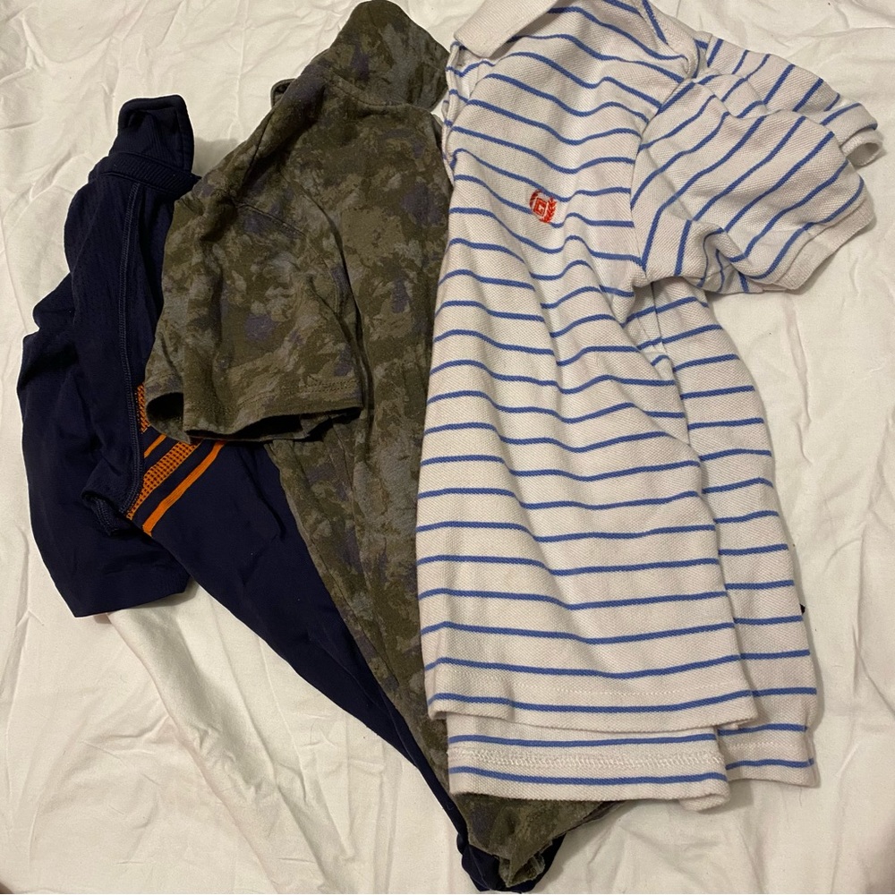 Three short sleeve polos 👕 boys size 6/7
